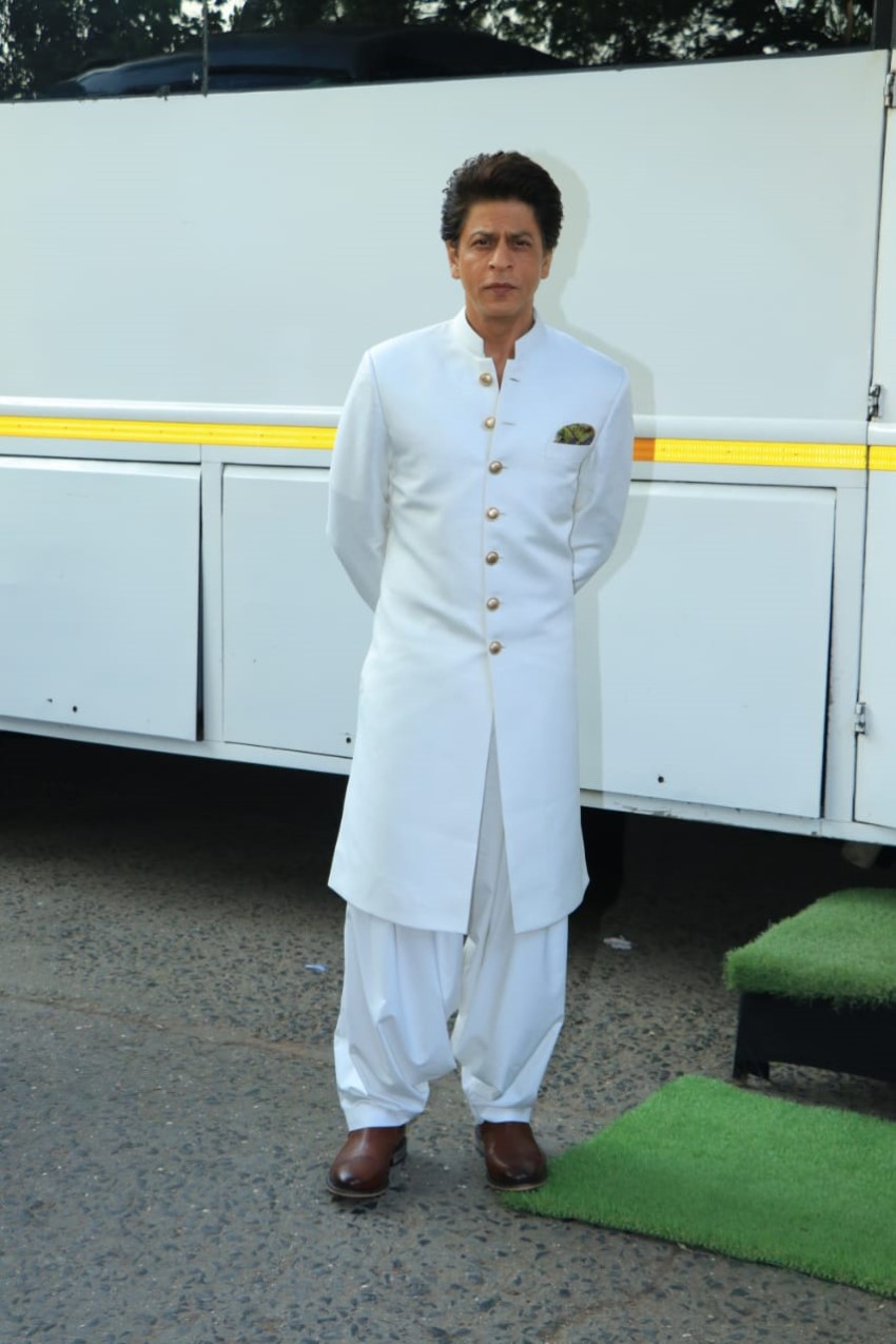 Shahrukh Khan snapped on the sets of Dance Plus 5