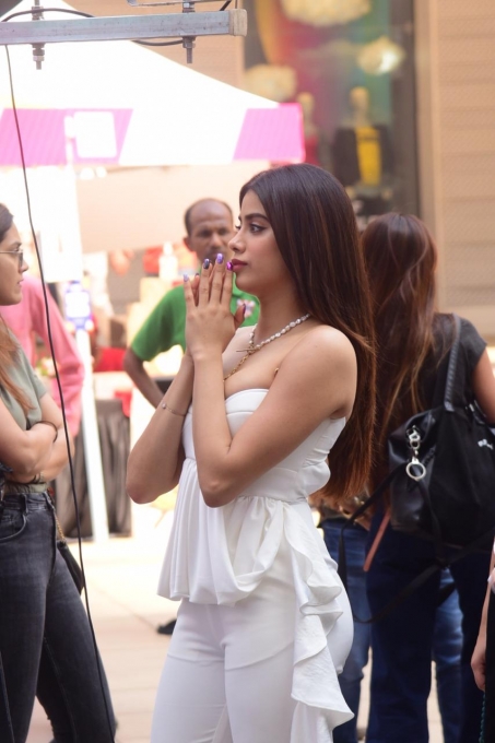 Janhvi Kapoor Unveil Grazia Magazine Cover March 2020