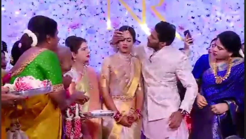 Nikhil Kumaraswamy And Revathi Engagement