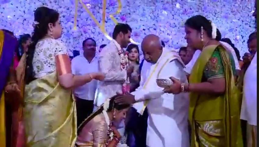 Nikhil Kumaraswamy And Revathi Engagement