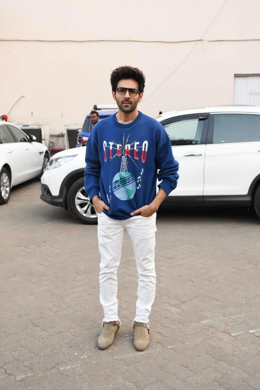 Sara Ali Khan & Kartik Aaryan snapped promoting 'Love Aaj Kal'