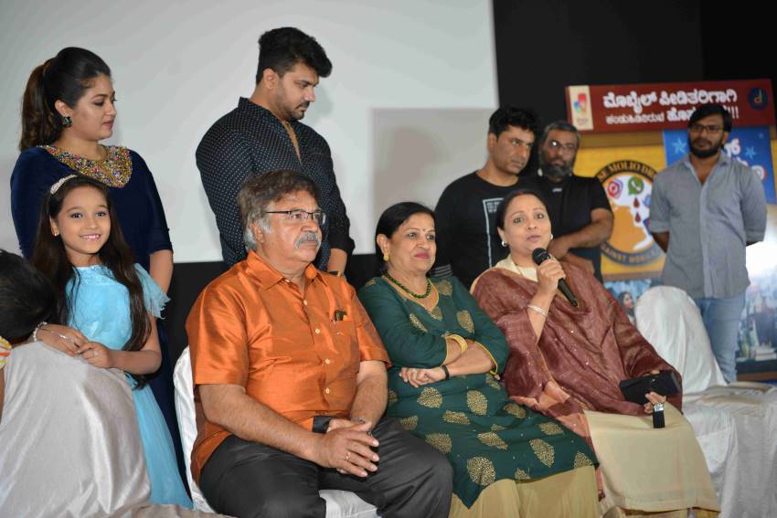 Selfie Mommy Google Daddy Movie Press Meet