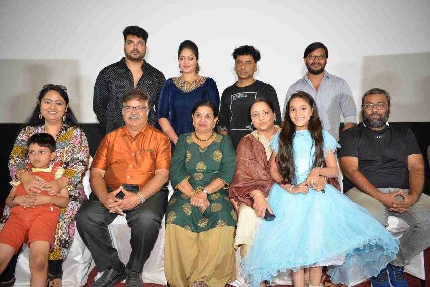Selfie Mommy Google Daddy Movie Press Meet