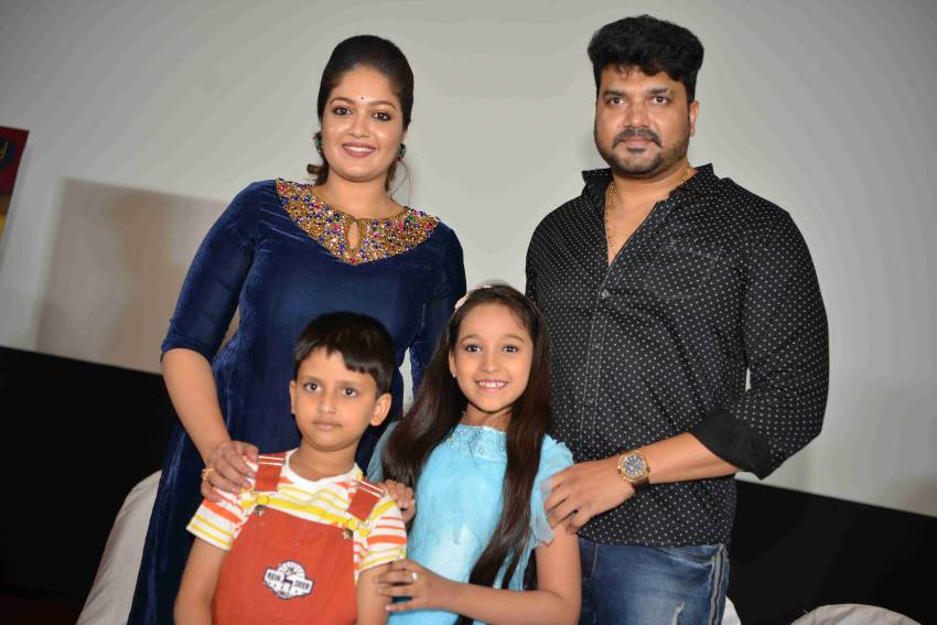 Selfie Mommy Google Daddy Movie Press Meet