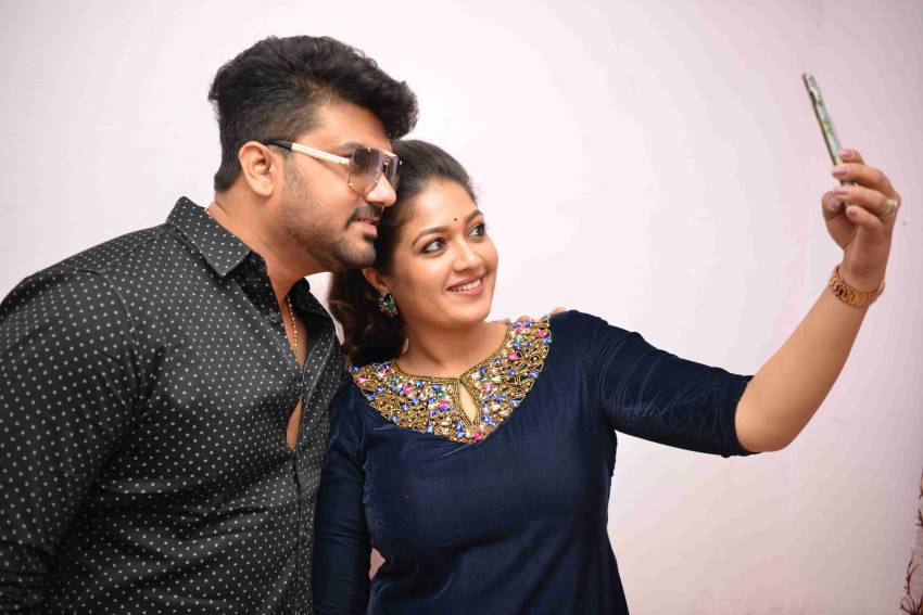 Selfie Mommy Google Daddy Movie Press Meet