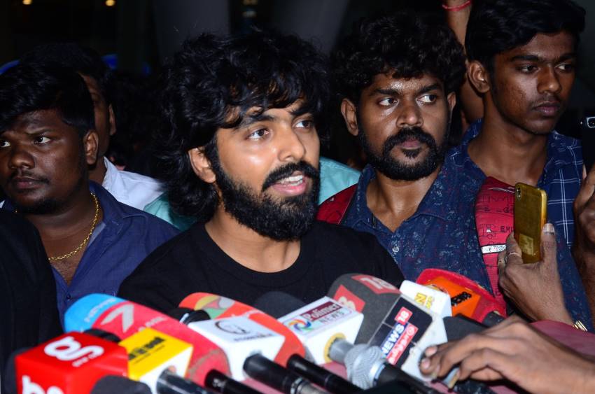 Suriya Acted Akasame Nee Haddura Movie Press meet held at Chennai Airport