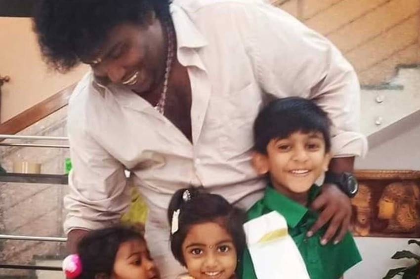 Tamil Comedian Yogi Babu & Manju Marriage Photos