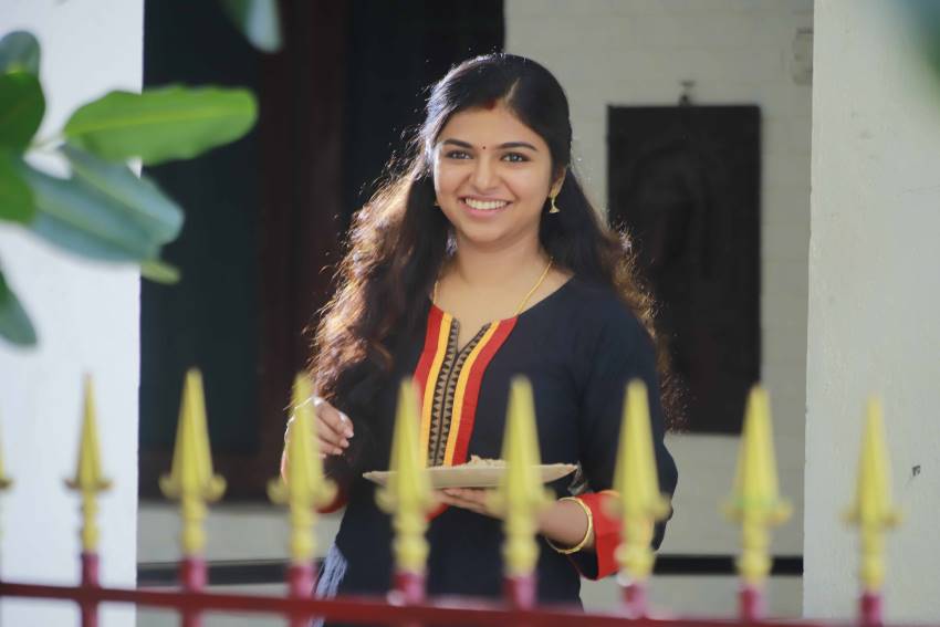 Kavalthurai Ungal Nanban (2020)