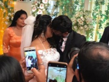 Vanitha Vijayakumar and Peter Paul Wedding Photos