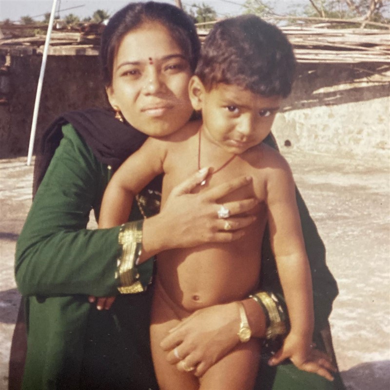 Bigg BossTamil Season 4 Contestant Balaji Murugadoss Unseen And Family Photos