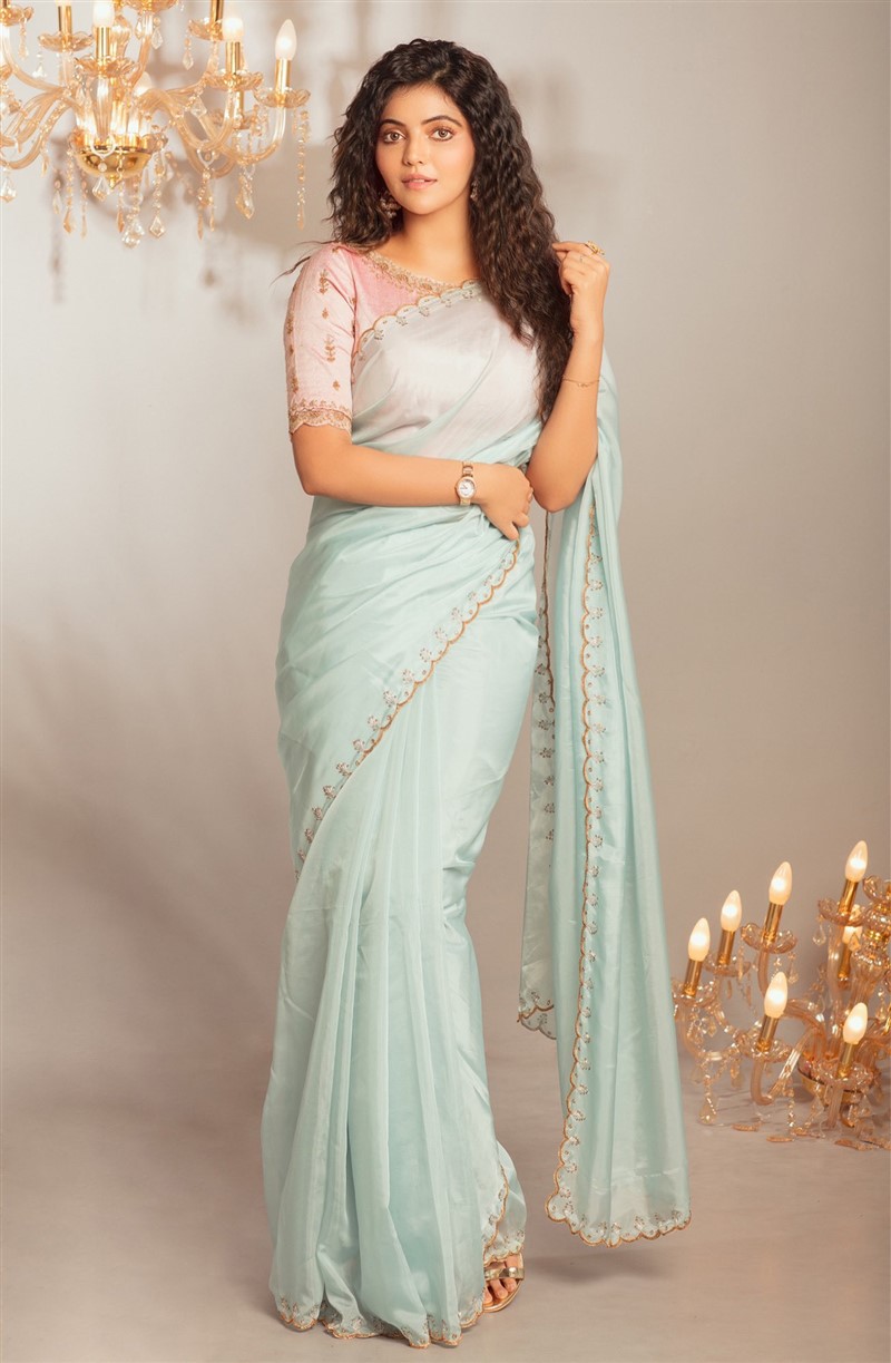 Athulya Ravi Hot In Saree