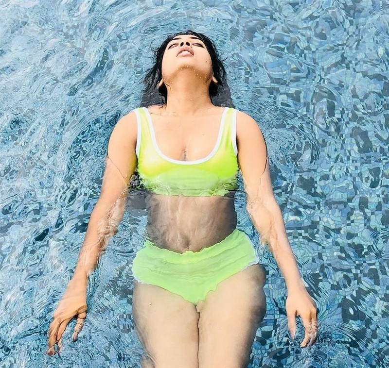 Kanadathi serial Actress Sara Annai
