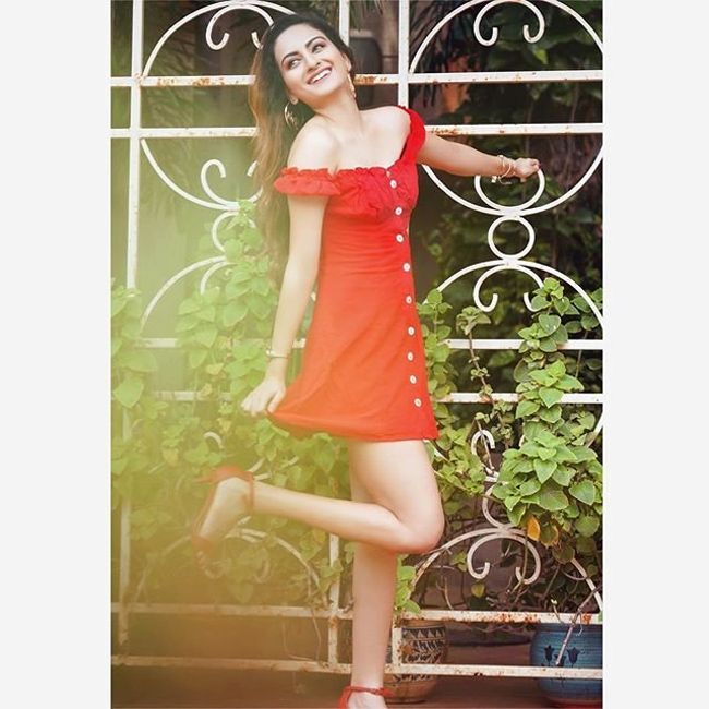 Zaara Yesmin Latest Hot Photo Shoot