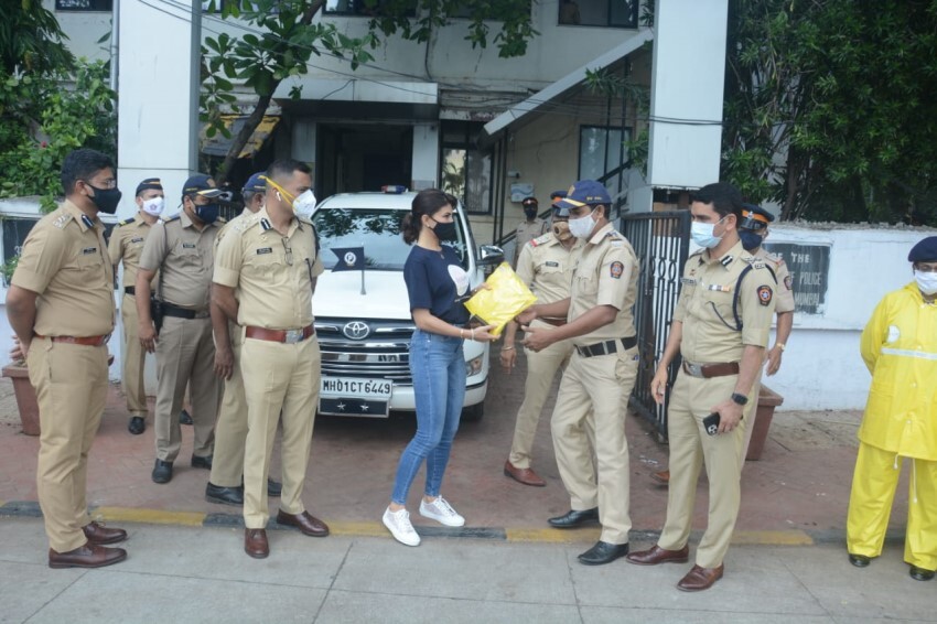 Jacqueline Fernandez Provided Rain Coats To Mumbai Police