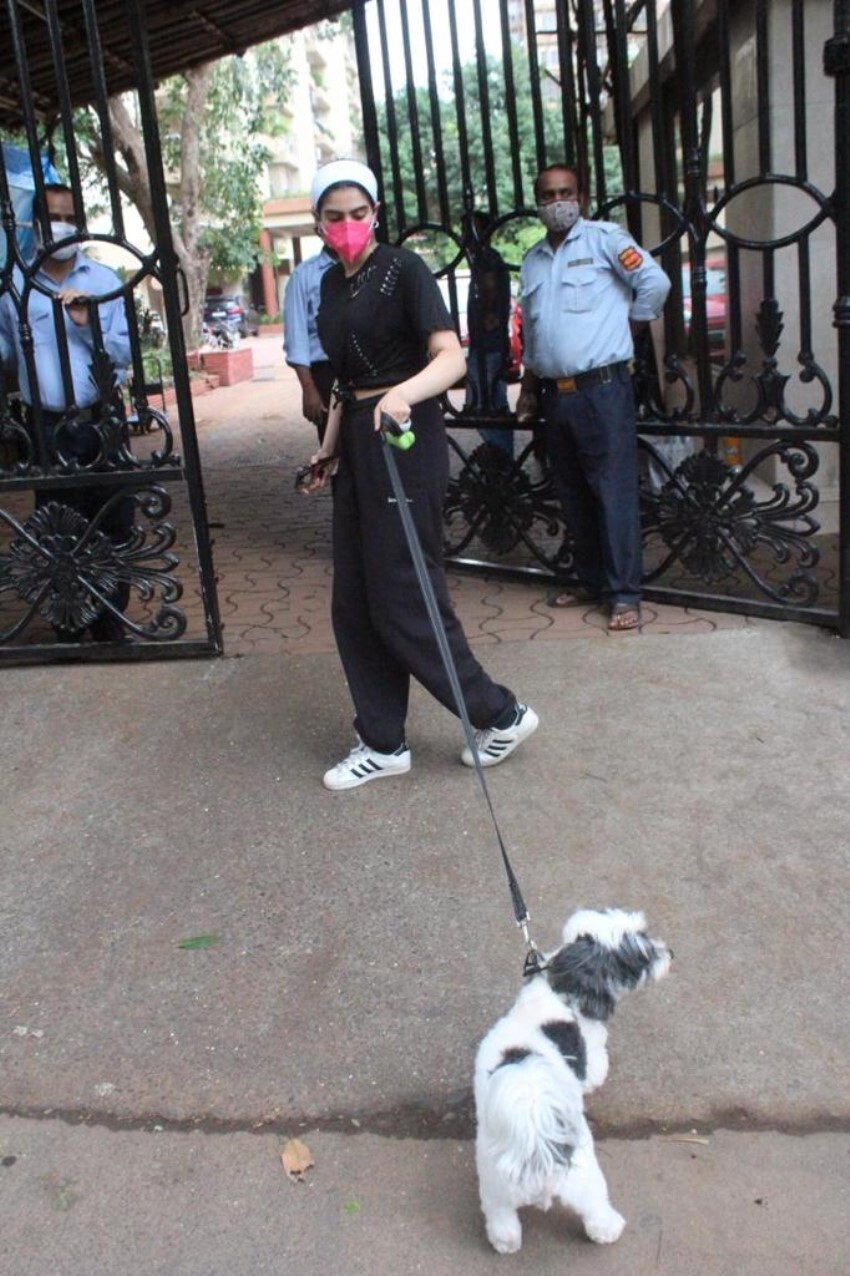 Khushi Kapoor snapped at evening walk with her pet