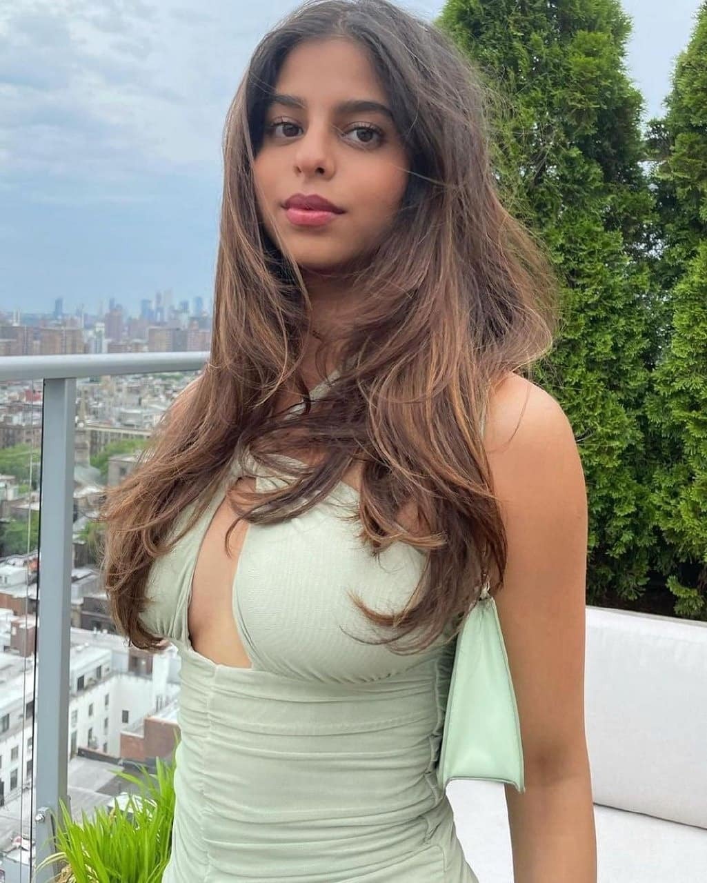 Shahrukh Khan Daughter Suhana Khan Viral Photos
