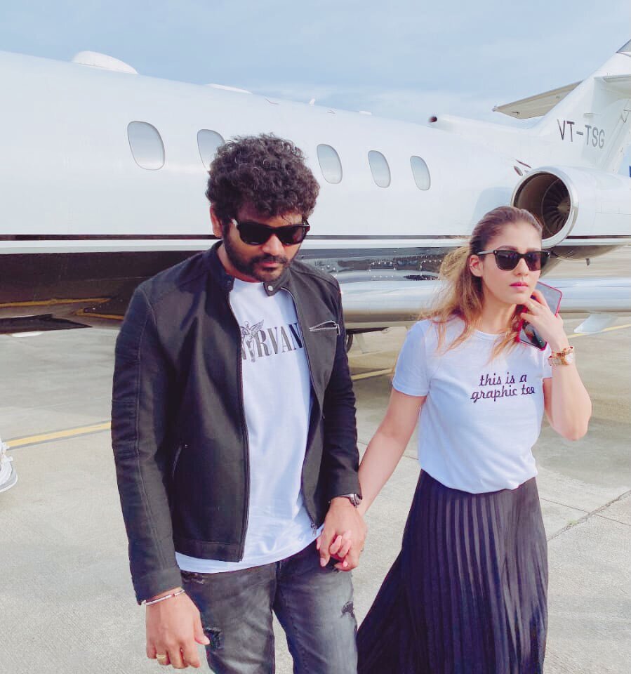  காதலர் விக்கியுடன் படு நெருக்கமாக ரொமான்ஸ் செய்யும்   நயன்தாரா.. கலக்கல் போட்டோஸ்!