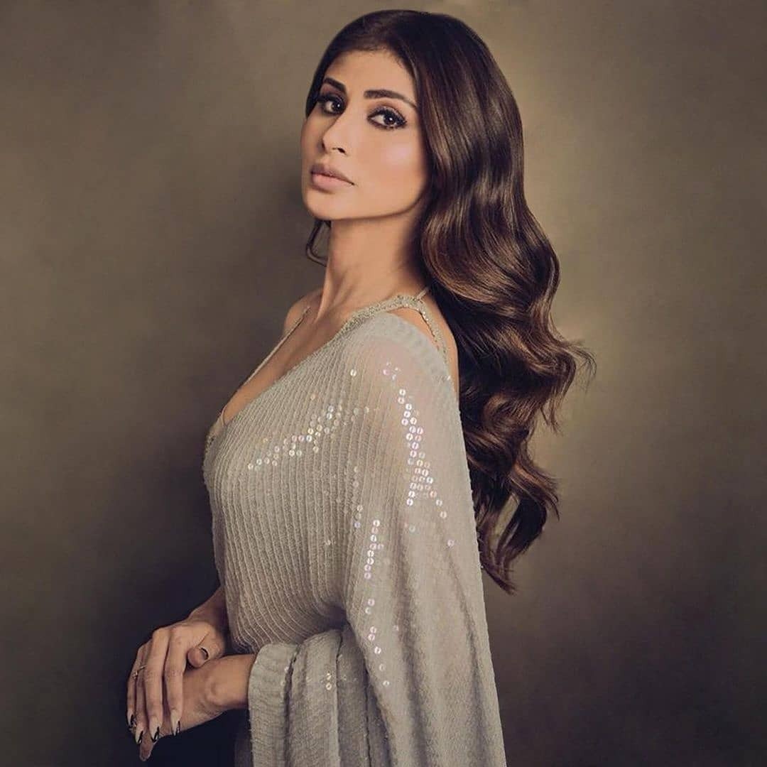 ഗ്ലാമറസ് ലുക്കുകളില്‍ പോസ് ചെയ്ത് മൗനി റോയ്, പുത്തന്‍ ചിത്രങ്ങള്‍ കാണാം