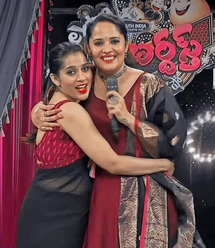 చీరకట్టులో యాంకర్ అనసూయ అదుర్స్.. మీరెప్పుడూ చూడని రేర్ ఫోటోలు!