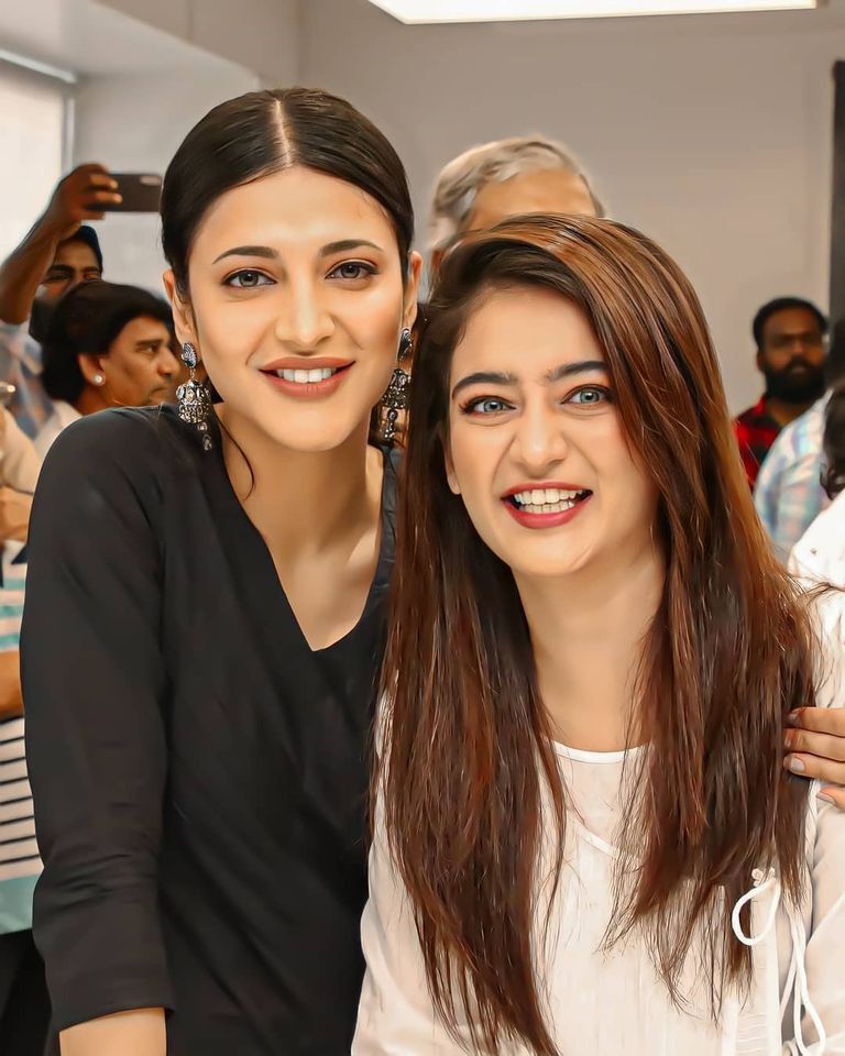 అదరగొట్టేలా శృతి హాసన్ క్లీవేజ్ షో.. మీరెప్పుడూ చూడని ముద్దుగమ్మ ఫోటోలు