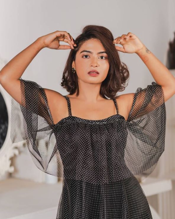  బుల్లి బట్టల్లో దేత్తడి హారిక అందాల విందు.. గతంలో చూడని విధంగా రెచ్చిపోయిన బ్యూటీ