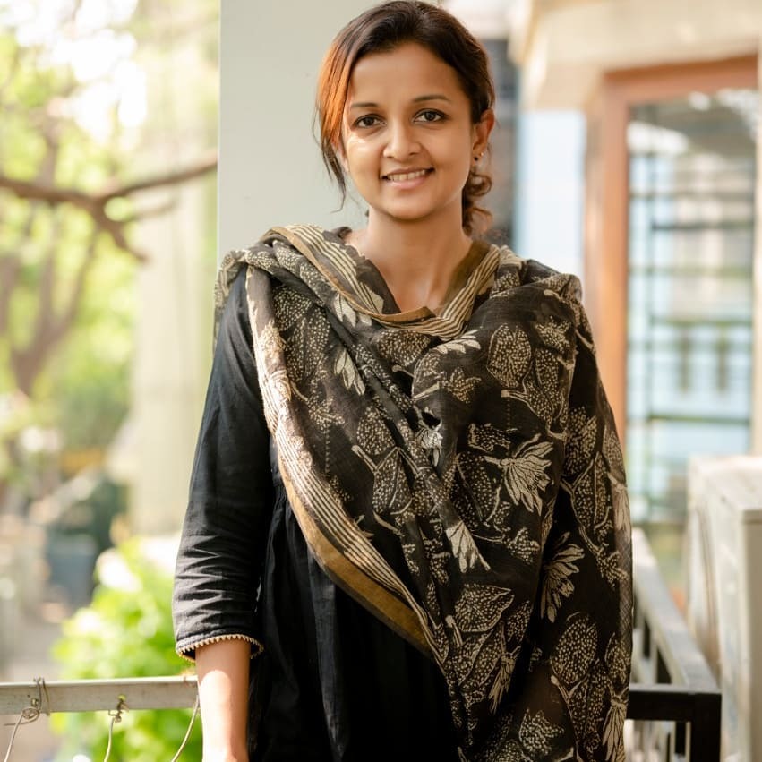 ஹேப்பி பர்த்டே இயக்குநர்.. கிருத்திகா உதயநிதி பிறந்தநாளை கொண்டாடிய படக்குழு!