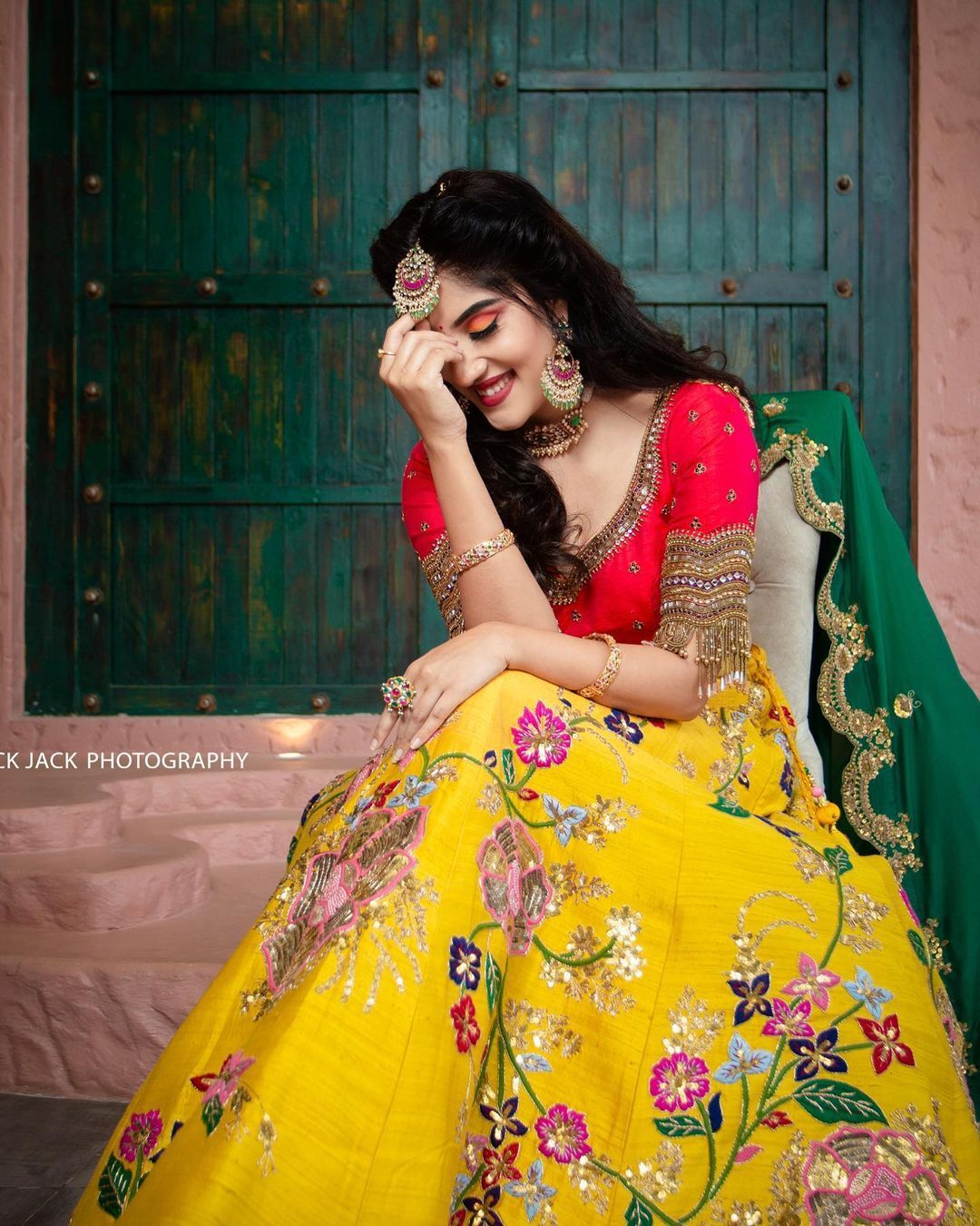 ధన్య బాలకృష్ణ ఇంత హాట్ గా ఎప్పుడైనా చూసారా.. సెక్సీ పోజులతో షాక్ ఇచ్చేసింది