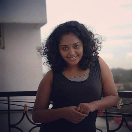 ഗ്ലാമറസായി നടി ഹിമ ശങ്കർ ചിത്രങ്ങൾ കാണാം