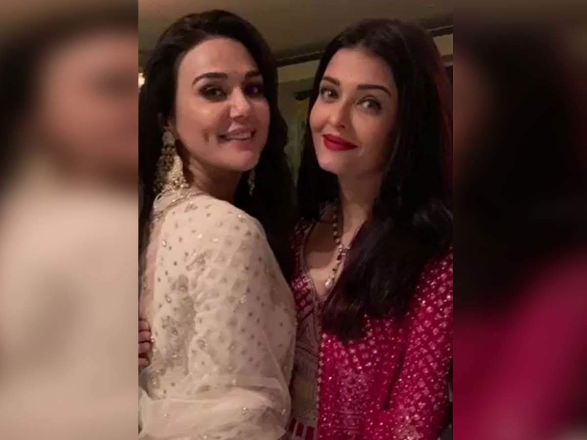 Actresses Can Be Friends: Pictures Of Bollywood Best Friends [Female Version]