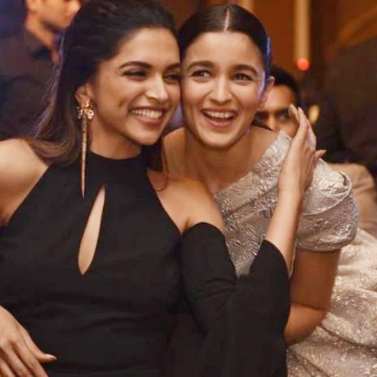 Actresses Can Be Friends: Pictures Of Bollywood Best Friends [Female Version]