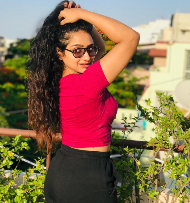 మోడ్రన్ డ్రెస్సుల్లో నయని.. మీరు ఎప్పుడూ చూడని అషికా పదుకోన్ ఫోటోలు