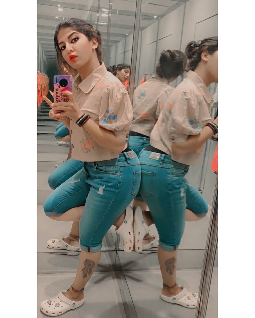 ഉപ്പും മുളകിലെ മോളൂസ് ആളൊരു ഫ്രീക്കത്തി തന്നെ; ചിത്രങ്ങളതാ