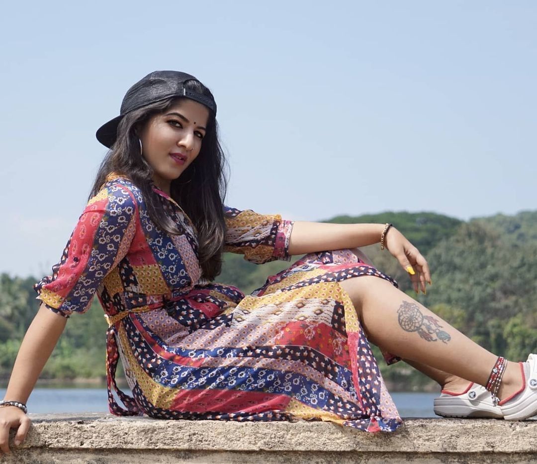 ഉപ്പും മുളകിലെ മോളൂസ് ആളൊരു ഫ്രീക്കത്തി തന്നെ; ചിത്രങ്ങളതാ