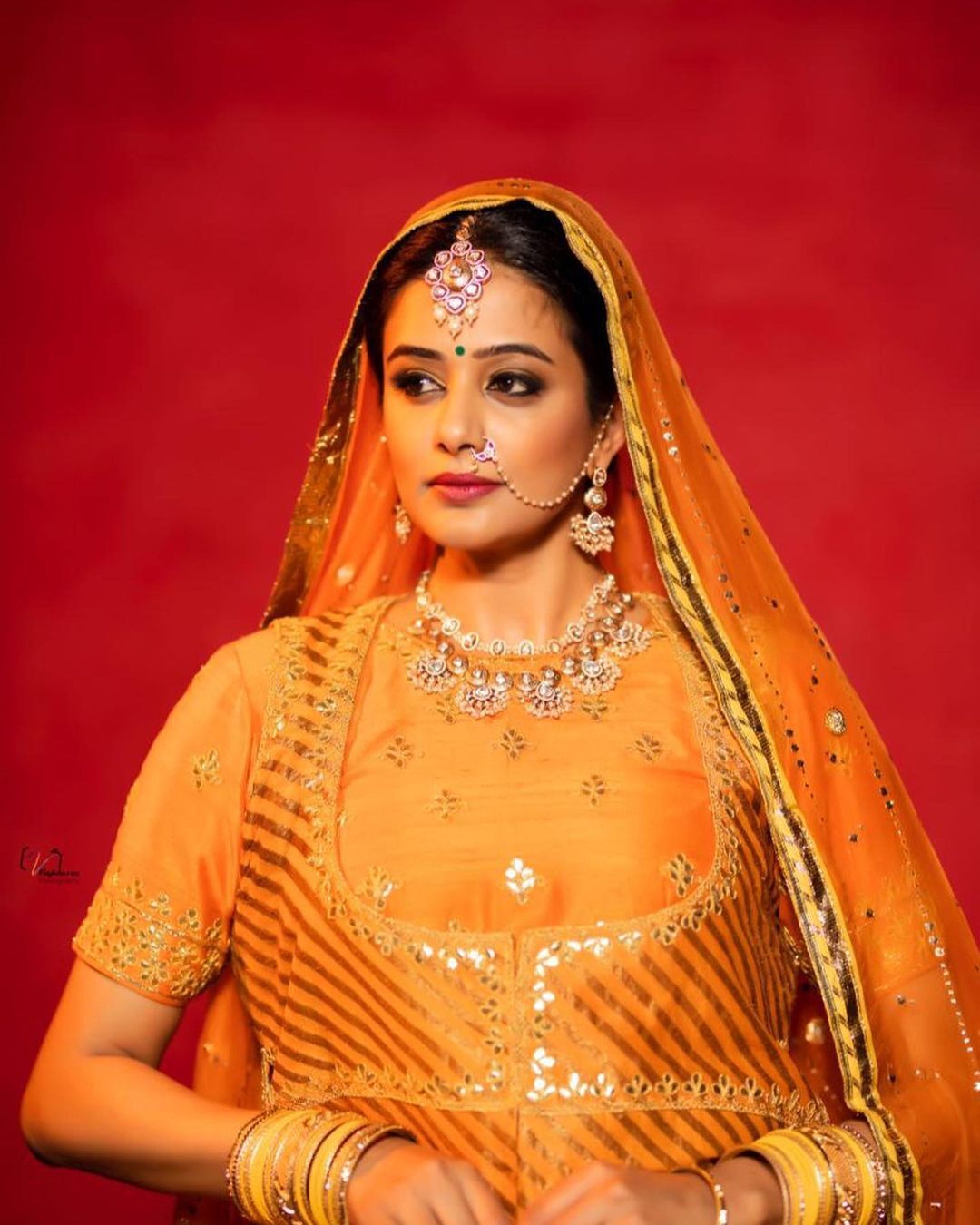 വീണ്ടും മണവാട്ടിയെ പോലെ അണിഞ്ഞൊരുങ്ങി പ്രിയാമണി, വേറിട്ട ലുക്കിലുള്ള നടിയുടെ ചിത്രങ്ങൾ കാണാം