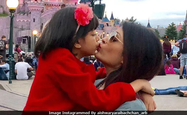 Aishwarya Rai Bachchan's Cute Pictures With Daughter Aaradhya