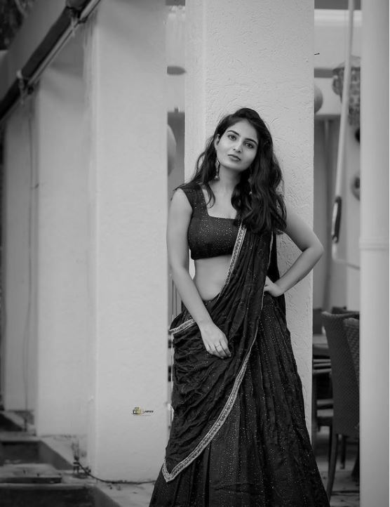 బాత్‌టబ్‌లో తడిసిన అందాలతో అనన్య నాగళ్ల రచ్చ: తెలుగు పిల్లను ఇంత ఘాటుగా ఎప్పుడూ చూసుండరు!