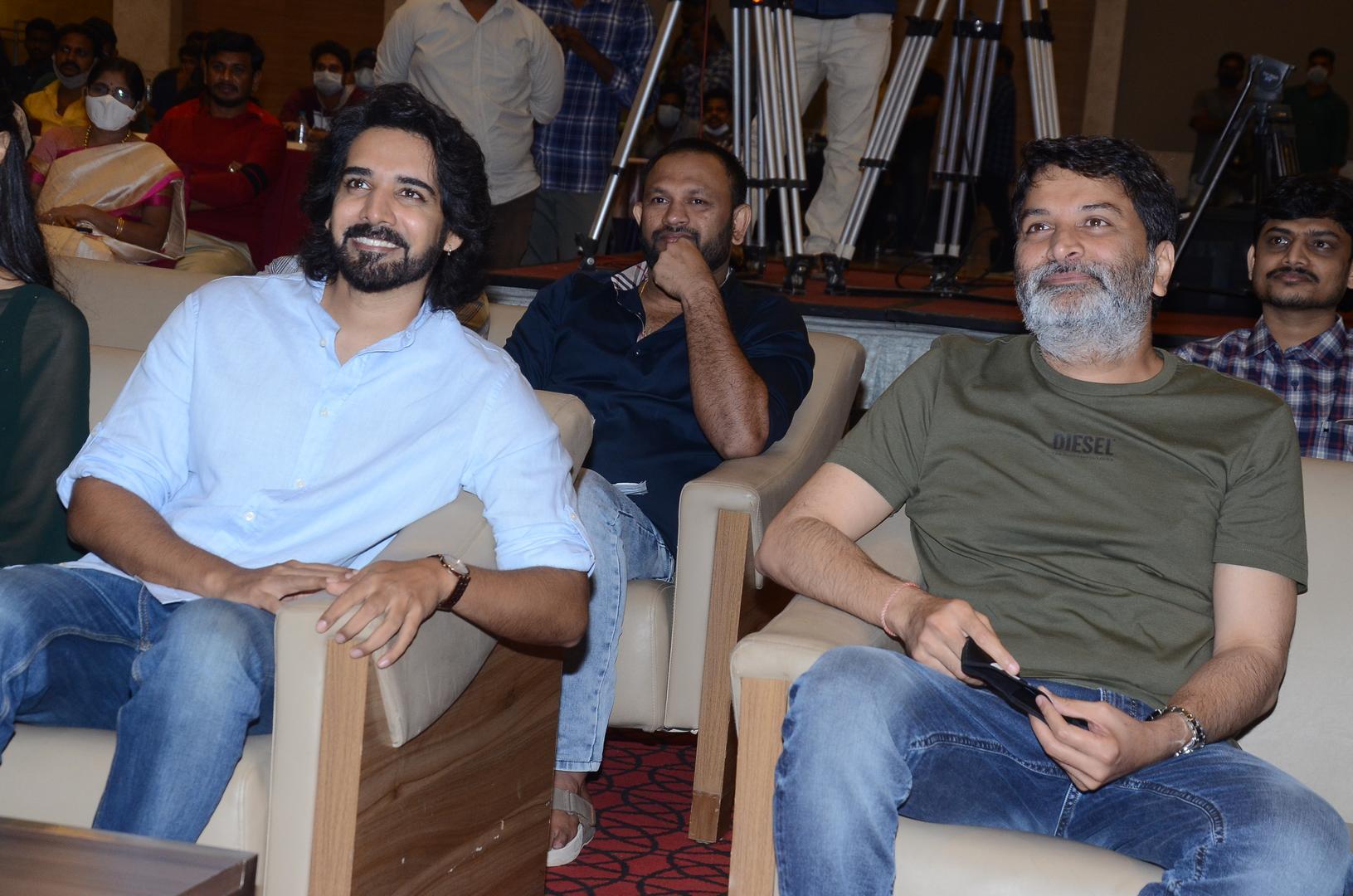 Ichata vahanamulu Niluparadu Pre Release Event