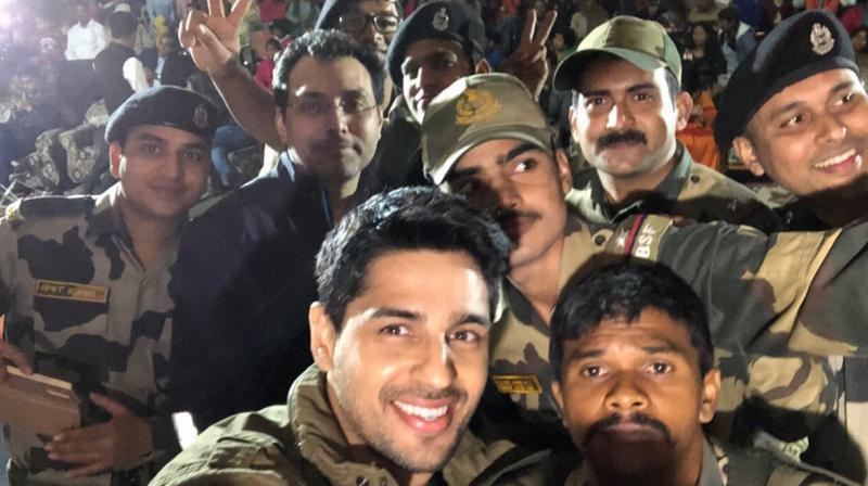 Independence Day 2021 Special: When Aishwarya Rai, Akshay Kumar & Other B-town Stars Met BSF Soldiers