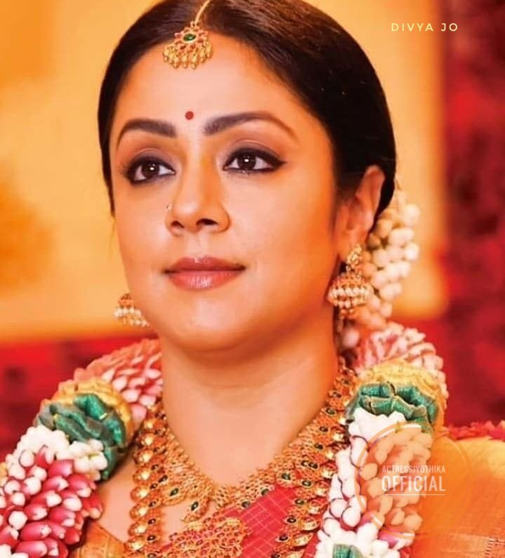  ரெண்டு மூக்குத்தி.. கொண்டை.. உடன்பிறப்பே படத்தில் ஜோதிகாவின் கெட்டப் இதுதான்.. வைரல் போட்டோஸ்!