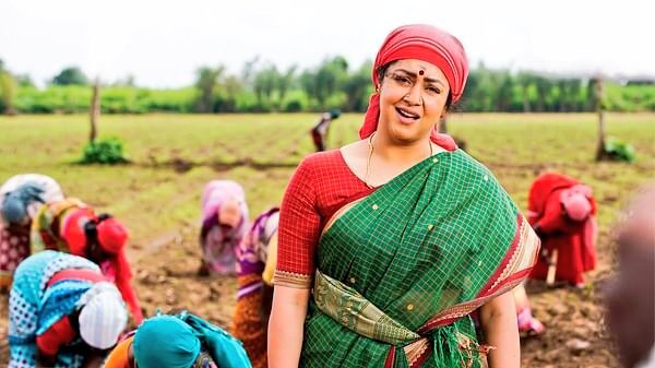  ரெண்டு மூக்குத்தி.. கொண்டை.. உடன்பிறப்பே படத்தில் ஜோதிகாவின் கெட்டப் இதுதான்.. வைரல் போட்டோஸ்!