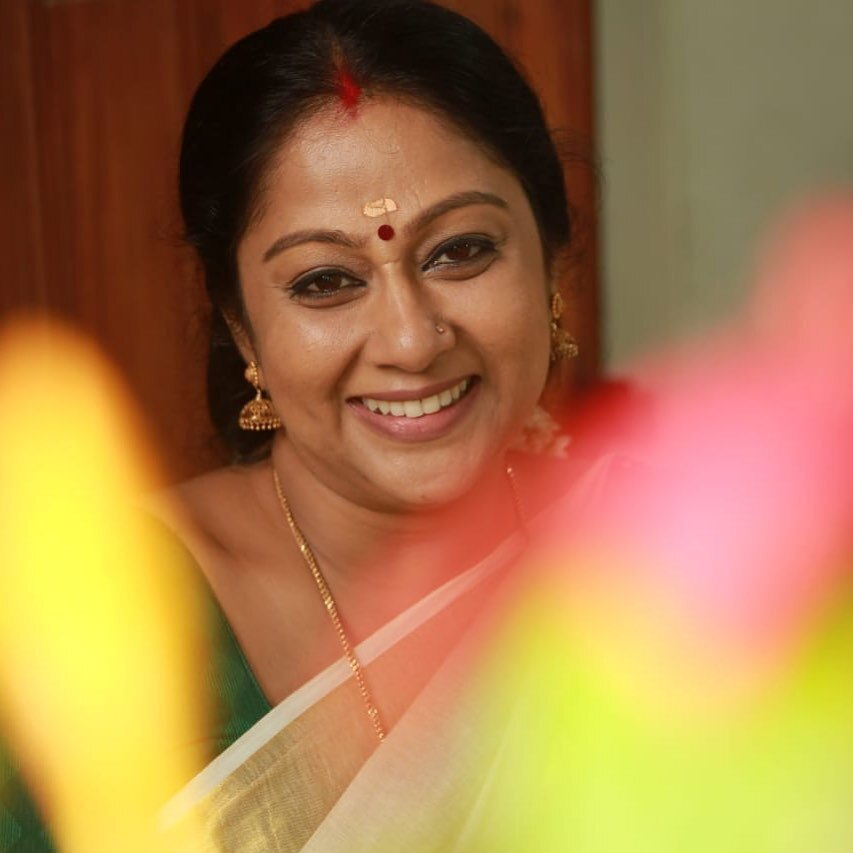 ശിവനോടൊപ്പം ഓണം ആഘോഷിച്ച് അഞ്ജലി, സാന്ത്വനം   കുടുംബത്തിലെ  ഓണാഘോഷം, ചിത്രം കാണാം