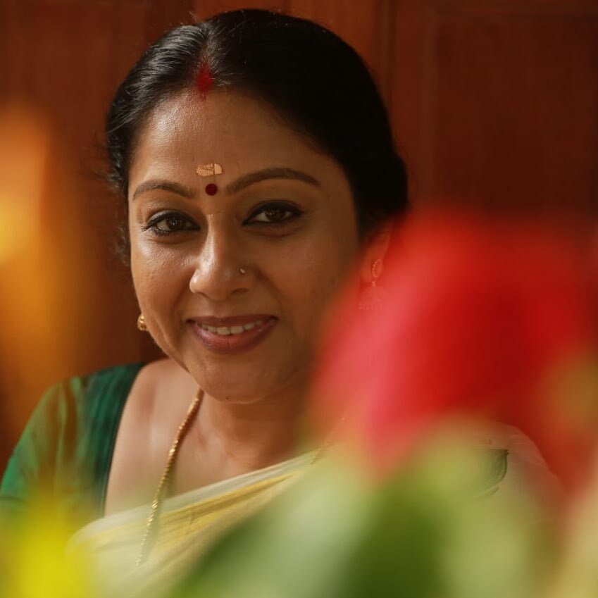 ശിവനോടൊപ്പം ഓണം ആഘോഷിച്ച് അഞ്ജലി, സാന്ത്വനം   കുടുംബത്തിലെ  ഓണാഘോഷം, ചിത്രം കാണാം