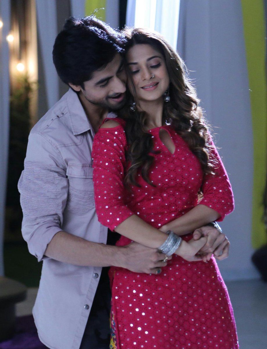 These Throwback Pictures Of Jennifer Winget & Harshad Chopda Will Remind You Of Bepannaah Days!