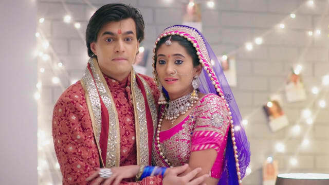 Yeh Rishta Kya Kehlata Hai's Shivangi Joshi & Mohsin Khan- The Jodi Who Set TV Screen On Fire With Their Sizzling Chemistry