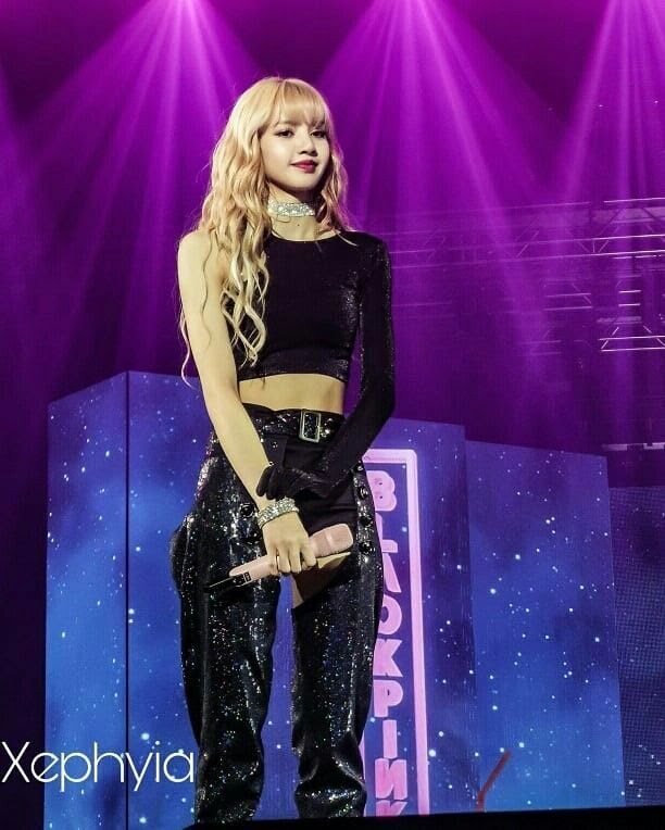 BLACKPINK's Lisa Slaying On Stage In These Iconic Looks