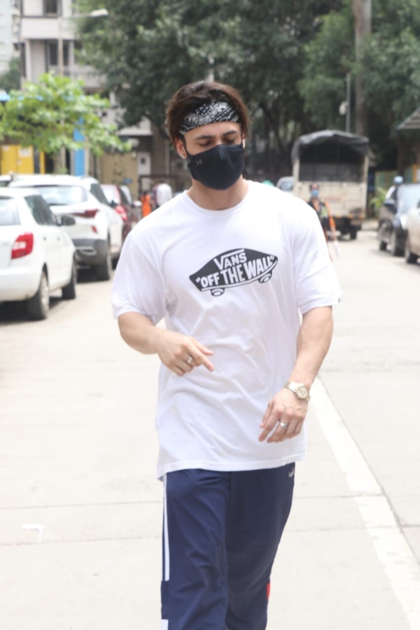 Celebs Pay Last Respects To Sidharth Shukla