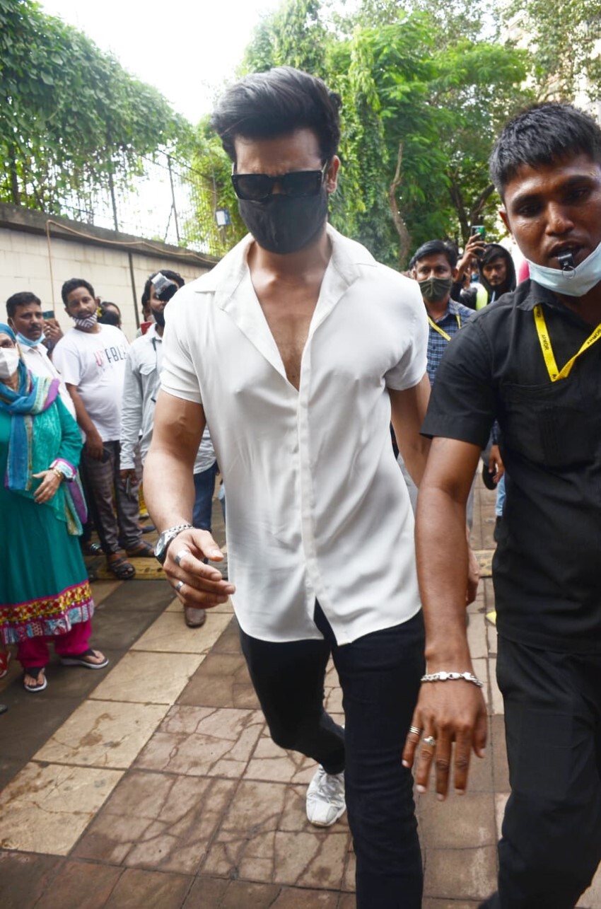 Celebs Pay Last Respects To Sidharth Shukla