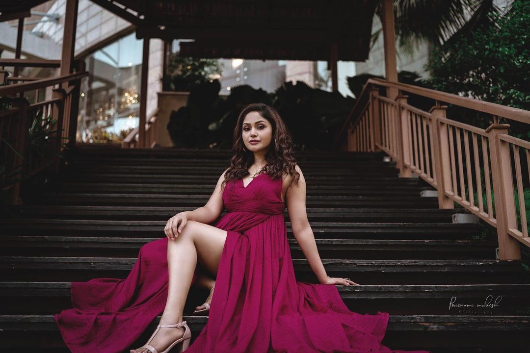 സ്റ്റൈലൻ ലുക്കിൽ  ശ്രിത ശിവദാസ്, ചിത്രം നോക്കൂ