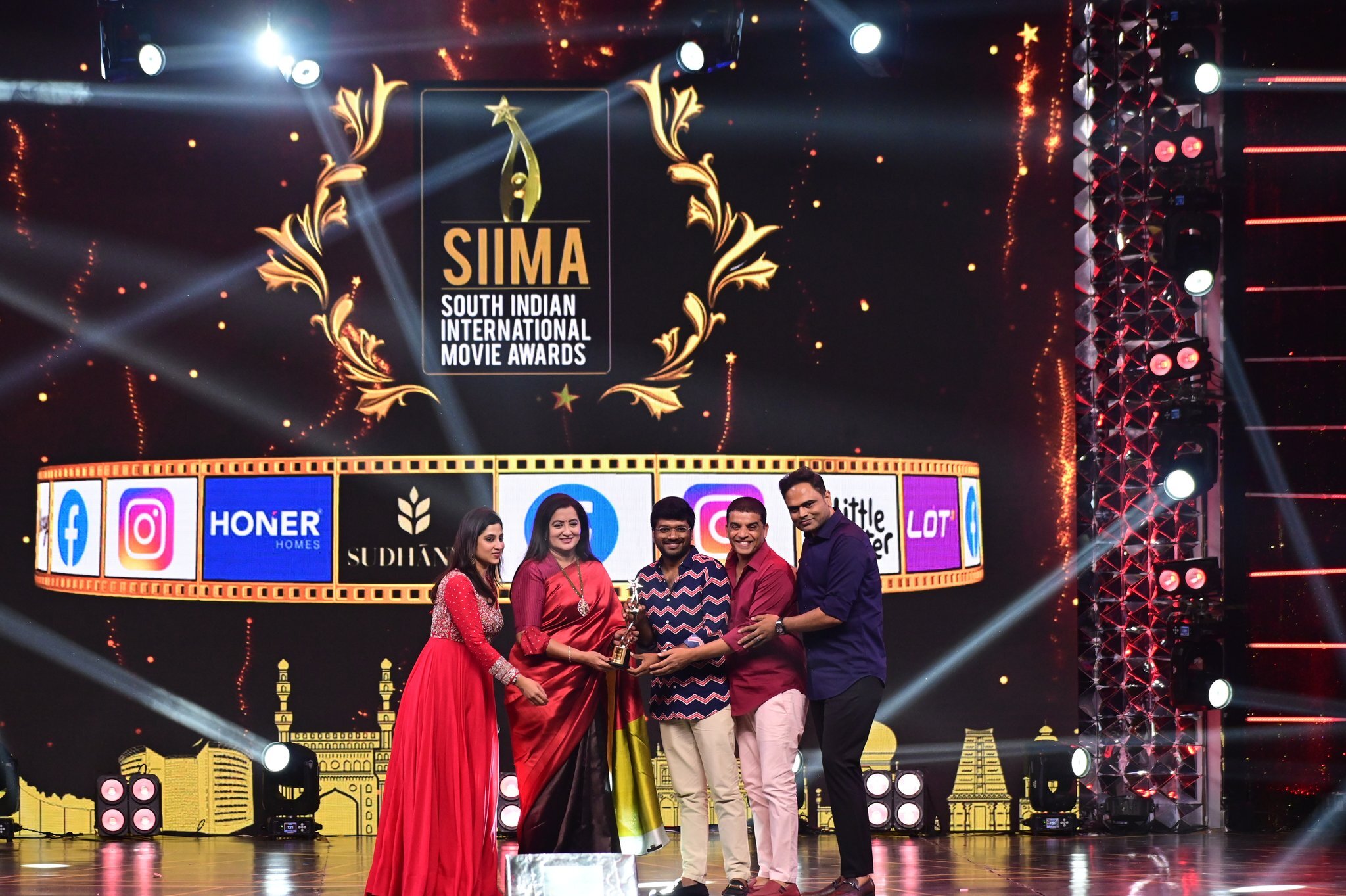 Siima Awards 2021 Full Show Telugu Watch Online SIIMA Awards 2021: సైమా అవార్డుల విజేతల వివరాలు.. మహేశ్, నానికి అలా.. ఆ