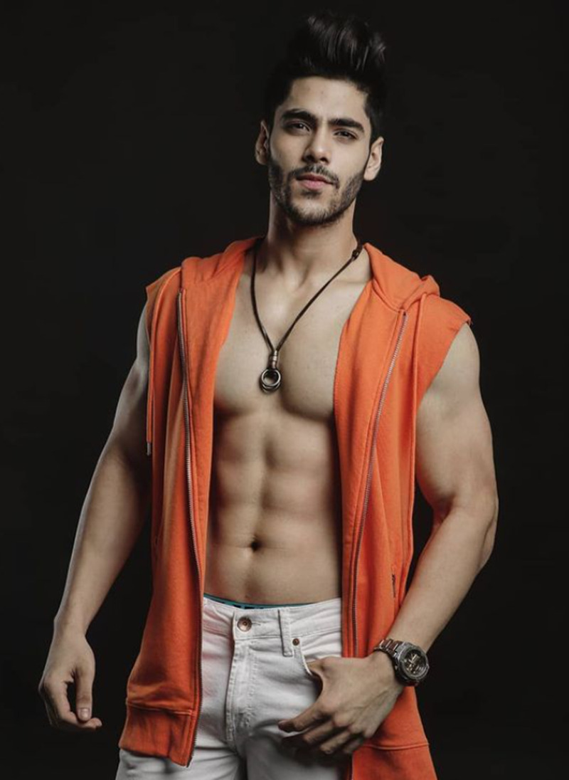 Simba Nagpal’s Stylish Looks Are Enough To Make Anyone Go Weak In The Knees